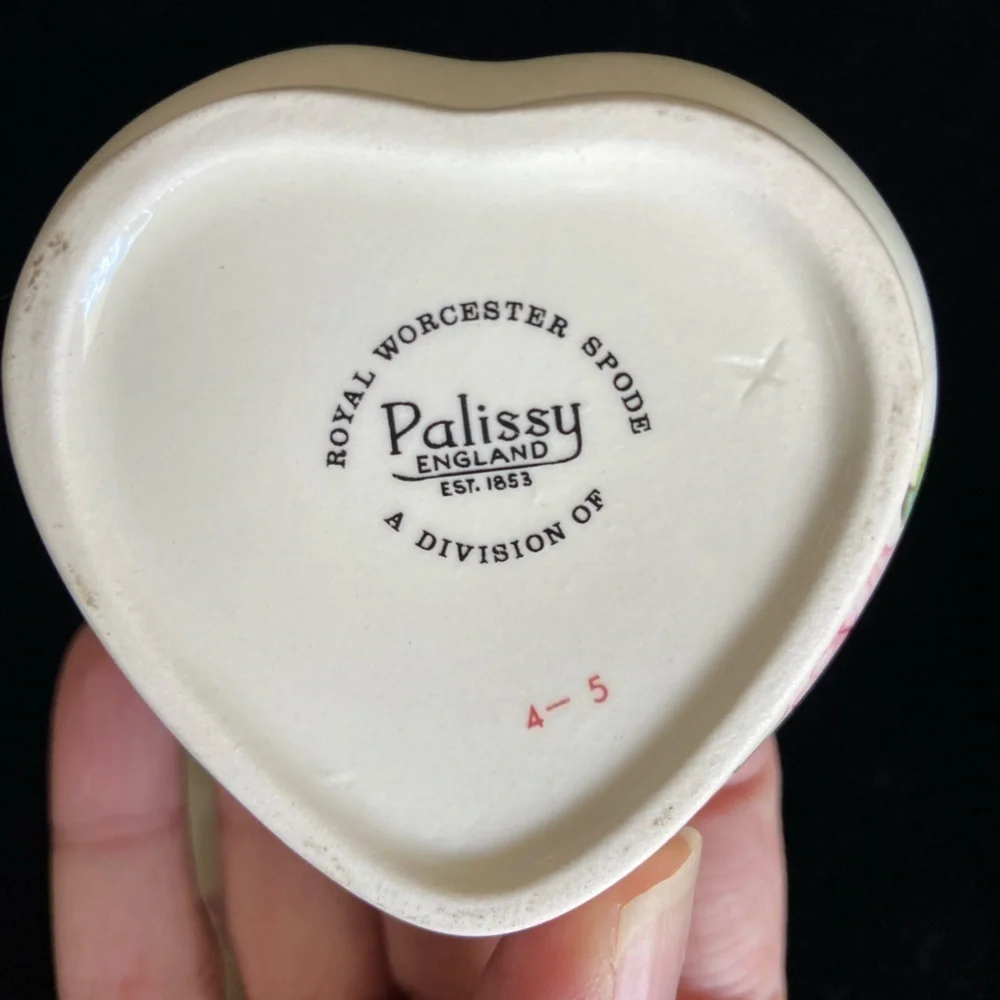 🖤 Royal Worcester Spode Palissy England Floral Heart Trinket Box
